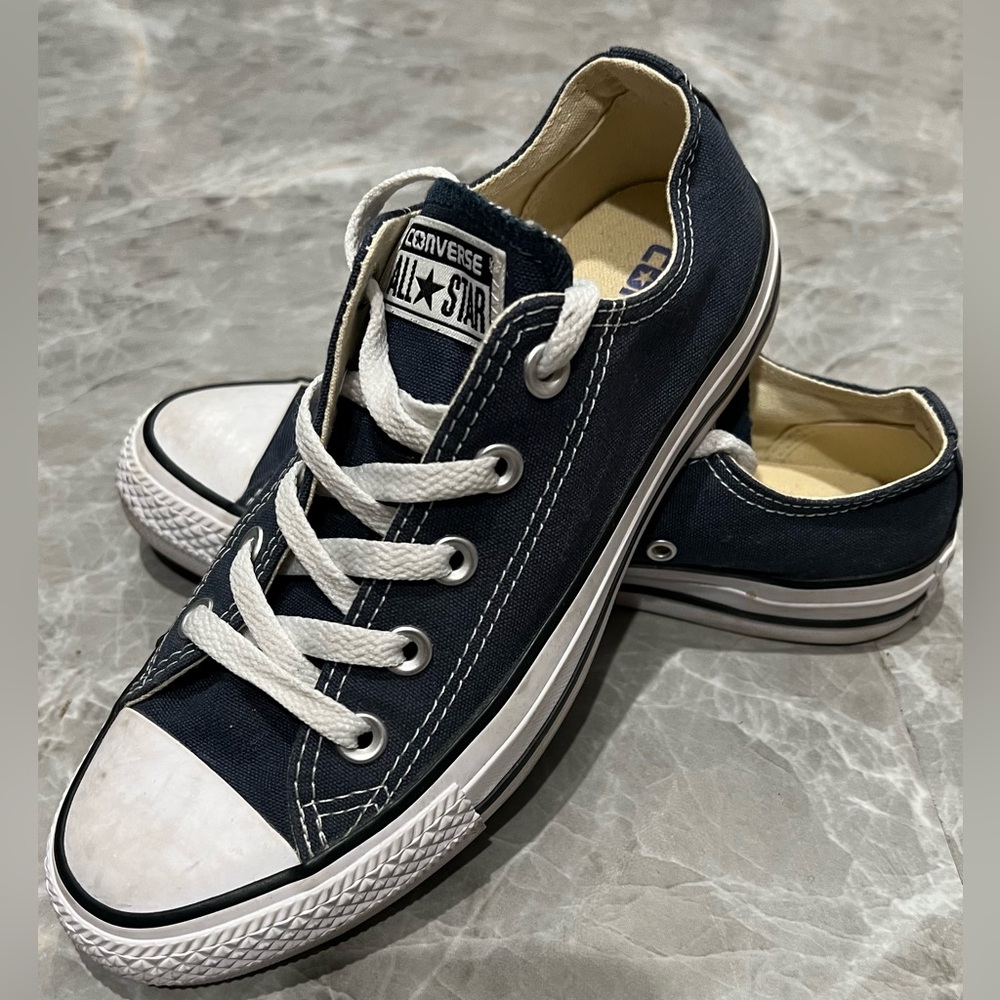 Converse All Star Signature Chucks Women’s Size 6 Navy NWOT